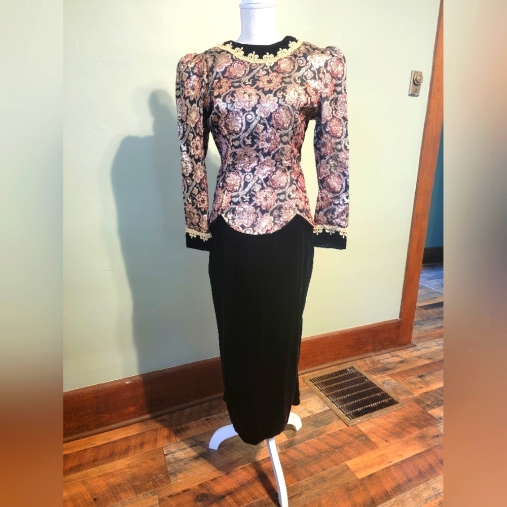 90s Vintage Jessica McClintock Black Gold Brocade Gown Woman's Sz 8